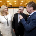 22.12.2015 Kielce. Podziękowanie dla wspierających akcję Gwiazdka z Nieba w studiu S1 Radia Kielce. / Jarosław Kubalski / Radio Kielce