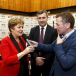 22.12.2015 Kielce. Podziękowanie dla wspierających akcję Gwiazdka z Nieba w studiu S1 Radia Kielce. / Jarosław Kubalski / Radio Kielce