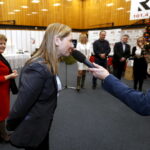 22.12.2015 Kielce. Podziękowanie dla wspierających akcję Gwiazdka z Nieba w studiu S1 Radia Kielce. / Jarosław Kubalski / Radio Kielce