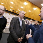 22.12.2015 Kielce. Podziękowanie dla wspierających akcję Gwiazdka z Nieba w studiu S1 Radia Kielce. / Jarosław Kubalski / Radio Kielce