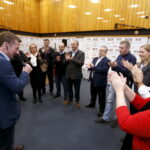 22.12.2015 Kielce. Podziękowanie dla wspierających akcję Gwiazdka z Nieba w studiu S1 Radia Kielce. / Jarosław Kubalski / Radio Kielce