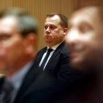 29.12.21015 Kielce. XIX Sesja Sejmiku Województwa Świętokrzyskiego w Sali Kameralnej Filharmonii Świętokrzyskiej im. Oskara Kolberga. Nowy członek Zarządu Województwa Marek Szczepanik. / Jarosław Kubalski / Radio Kielce