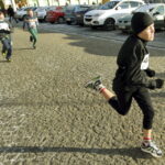 30.12.2015 Szydłów. XXXVI Międzynarodowe Uliczne Biegi Sylwestrowe. / Jarosław Kubalski / Radio Kielce