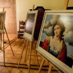 10.12.2015 Kielce. Spotkanie z pochodzącym z Kielc malarzem i grafikiem Rafałem Olbińskim w Muzeum Narodowym. / Wojciech Habdas / Radio Kielce