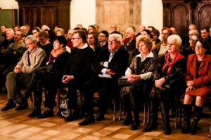 10.12.2015 Kielce. Spotkanie z pochodzącym z Kielc malarzem i grafikiem Rafałem Olbińskim w Muzeum Narodowym. / Wojciech Habdas / Radio Kielce