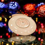 10.12.2015 Kielce. W 2015 roku w ramach akcji Radia Kielce "Gwiazdka z Nieba" licytujemy porcelanowe zestawy do kawy ufundowane przez Żywe Muzeum Porcelany w Ćmielowie i jego założyciela Adama Spałę. 18 grudnia na aukcję trafi zestaw ozdobiony przez Rafała Sonika / Wojciech Habdas / Radio Kielce