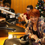 14.12.2015 Kielce. Finał pierwszego dnia licytacji "Gwiazdki z nieba". W studiu Radia Kielce podopieczni Siemachy Kielce, Agnieszka Dyk i zespół Yuka. / Wojciech Habdas / Radio Kielce