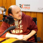 16.12.2015 Kielce. Gwiazdka z nieba - Finał trzeciego dnia licytacji. W środę podczas finału towarzyszyli nam aktorzy z Teatru Kubuś, muzyk Michał Zapała, i niezawodna grupa z Siemachy Kielce. / Wojciech Habdas / Radio Kielce