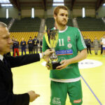 30.12.2015 Kielce. Międzynarodowy Turniej w Piłce Ręcznej o Puchar Prezydenta Miasta Kielce. Dekoracja drugie miejsce - Węgry / Wojciech Habdas / Radio Kielce