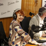 14.12.2015 Kielce. Finał pierwszego dnia licytacji "Gwiazdki z nieba". W studiu Radia Kielce podopieczni Siemachy Kielce, Agnieszka Dyk i zespół Yuka. / Radio Kielce