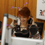 14.12.2015 Kielce. Finał pierwszego dnia licytacji "Gwiazdki z nieba". W studiu Radia Kielce podopieczni Siemachy Kielce, Agnieszka Dyk i zespół Yuka. / Radio Kielce