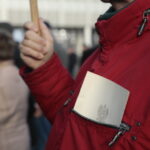 19.12.2015. Pikieta Komitetu Obrony Demokracji przeciwko łamaniu prawa i konstytucji przez najwyższe organy państwa. / Włodzimierz Batóg / Radio Kielce