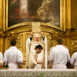 25.12.2015 Kielce. Bazylika katedralna. Pasterka. Biskup Jan Piotrowski / Stanisław Blinstrub / Radio Kielce