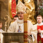 25.12.2015 Kielce. Bazylika katedralna. Pasterka. Biskup Jan Piotrowski / Stanisław Blinstrub / Radio Kielce