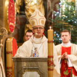 25.12.2015 Kielce. Bazylika katedralna. Pasterka. Biskup Jan Piotrowski / Stanisław Blinstrub / Radio Kielce