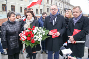 13.12.2015 Kielce. Paltforma Obywatelska zorganizowała własne obchody rocznicy stanu wojennego / Stanisław Blinstrub / Radio Kielce