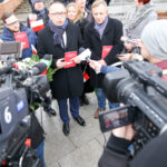 13.12.2015 Kielce. Paltforma Obywatelska zorganizowała własne obchody rocznicy stanu wojennego / Stanisław Blinstrub / Radio Kielce