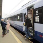 15.12.2015. Nowoczesny pociąg Flirt kursujący z Kielc do Krakowa, Warszawy i Olsztyna / Robert Felczak / Radio Kielce