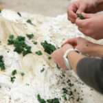 01.12.2015 Kielce. Instytut Design. Seniorzy tworzyli makietę Kadzielni / Stanisław Blinstrub / Radio Kielce