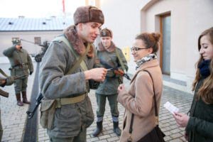 11.12.12015 Kielce. OMPiO. Rekonstrukcja Stanu Wojennego / Stanisław Blinstrub / Radio Kielce