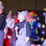 13.12.2015 Chęciny. Teatr w hali sportowej "Pod Basztami" / Stanisław Blinstrub / Radio Kielce