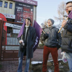 14.01.2016 Kielce. Partia Razem pikietuje przed rozgłośnią Radia Kielce w obronie wolnych mediów. / Jarosław Kubalski / Radio Kielce