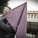 14.01.2016 Kielce. Partia Razem pikietuje przed rozgłośnią Radia Kielce w obronie wolnych mediów. / Jarosław Kubalski / Radio Kielce