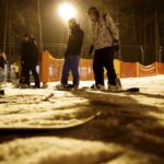 16.01.2016 Kielce. Nocna jazda na stoku narciarskim na Stadionie. / Jarosław Kubalski / Radio Kielce