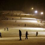 16.01.2016 Kielce. Nocna jazda na stoku narciarskim na Stadionie. / Jarosław Kubalski / Radio Kielce