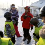 17.01.2016 Niestachów. Audycja Dzień Dobry Dzieci. Szkoła jazdy na nartach w Ośrodku Narciarskim w Niestachowie. / Jarosław Kubalski / Radio Kielce