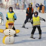 17.01.2016 Niestachów. Audycja Dzień Dobry Dzieci. Szkoła jazdy na nartach w Ośrodku Narciarskim w Niestachowie. / Jarosław Kubalski / Radio Kielce