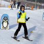 17.01.2016 Niestachów. Audycja Dzień Dobry Dzieci. Szkoła jazdy na nartach w Ośrodku Narciarskim w Niestachowie. / Jarosław Kubalski / Radio Kielce