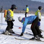 17.01.2016 Niestachów. Audycja Dzień Dobry Dzieci. Szkoła jazdy na nartach w Ośrodku Narciarskim w Niestachowie. / Jarosław Kubalski / Radio Kielce