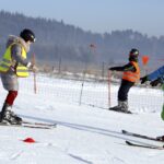 17.01.2016 Niestachów. Audycja Dzień Dobry Dzieci. Szkoła jazdy na nartach w Ośrodku Narciarskim w Niestachowie. / Jarosław Kubalski / Radio Kielce