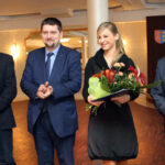 21.1.2016 Morawica. Na zdjęciu od lewej wiceprezes Stowarzyszenia Przedsiębiorców Gminy Morawica Adam Kluźniak, starosta Michał Godowski, Justyna Płatek właściciel firmy, Marian Buras wójt Gminy Morawica. / Monika Malicka / Urząd Gminy w Morawicy