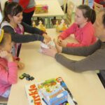 16.01.2016. Wielki Bój Planszówkowy w Wojewódzkiej Bibliotece Publicznej w Kielcach / Robert Felczak / Radio Kielce