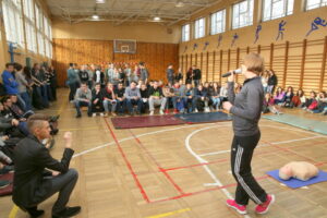 13.01.2016. Kurs udzielania pierwszej pomocy w ZSZ nr 1 w Kielcach / Kamil Król / Radio Kielce