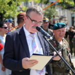 12.08.2015. 50. Marsz Szlakiem I Kompanii Kadrowej. Uroczystości przed Pomnikiem Marszałka Józefa Piłsudskiego na Placu Wolności / Kamil Król / Radio Kielce