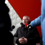 przedstawił członków komitetu wyborczego w przedterminowych wyborach wójta gminy Mirzec - Wandę Balcerzak i Jana Zawiszę. / Jarosław Kubalski / Radio Kielce