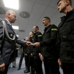 05.01.2016 Kielce. Ślubowanie 35 nowych funkcjonariuszy policji w sali im. mjr Jana Piwnika „Ponurego” Komendy Wojewódzkiej Policji. / Jarosław Kubalski / Radio Kielce