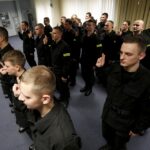 05.01.2016 Kielce. Ślubowanie 35 nowych funkcjonariuszy policji w sali im. mjr Jana Piwnika „Ponurego” Komendy Wojewódzkiej Policji. / Jarosław Kubalski / Radio Kielce