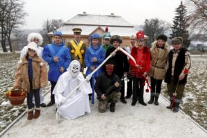 06.01.2016 Ciekoty. Wojewódzki Przegląd Zespołów Kolędniczych w Szklanym Domu. Zespół ze Skorzeszyc / Jarosław Kubalski / Radio Kielce