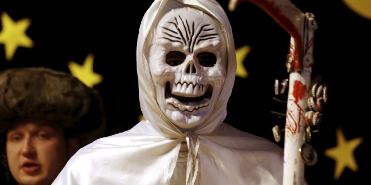 Turonie, herody lub kolędnicy. W drugi dzień świąt rozpoczynali wędrówkę po domach