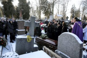 16.01.2016 Kielce. Cmentarz Stary. Pogrzeb Andrzeja Litwina. / Jarosław Kubalski / Radio Kielce