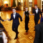 16.01.2016 Kielce. Studniówka w I Ogólnokształcącym Liceum Akademickim im. Janiny Kossakowskiej - Dębickiej w WDK. / Jarosław Kubalski / Radio Kielce