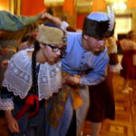 16.01.2016 Kielce. Studniówka w I Ogólnokształcącym Liceum Akademickim im. Janiny Kossakowskiej - Dębickiej w WDK. / Jarosław Kubalski / Radio Kielce