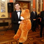 16.01.2016 Kielce. Studniówka w I Ogólnokształcącym Liceum Akademickim im. Janiny Kossakowskiej - Dębickiej w WDK. / Jarosław Kubalski / Radio Kielce