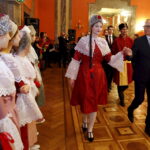 16.01.2016 Kielce. Studniówka w I Ogólnokształcącym Liceum Akademickim im. Janiny Kossakowskiej - Dębickiej w WDK. / Jarosław Kubalski / Radio Kielce