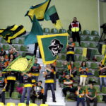 17.01.2016 Kielce. Siatkówka Plus Liga. Mecz Effector Kielce - Jastrzębski Węgiel Jastrzębie Zdrój. Kibice Jastrzębia. / Jarosław Kubalski / Radio Kielce