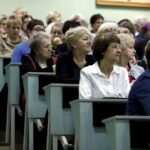 20.01.2016 Kielce. Kielecki Uniwersytet III Wieku „Ponad czasem” zainaugurował pierwszy rok akademicki. / Jarosław Kubalski / Radio Kielce